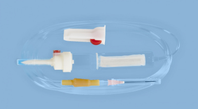 Система для вливаний гемотрансфузионная для крови с пластиковой иглой — 20 шт/уп купить оптом в Нальчике